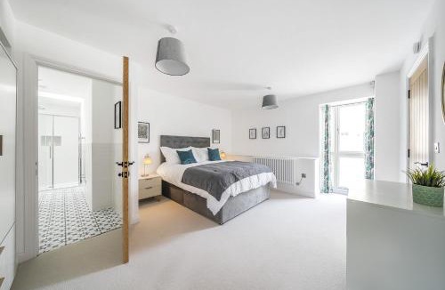 Stalbridge House | St Mary's Barn