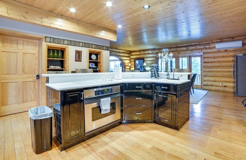 Barbeau Cabin | St Marys River Views: Cabin w/Wraparound Deck!