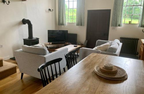 Angelbank House | St Milburga Chapel