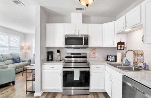 Navy Point House | St-Navy Point Cottage