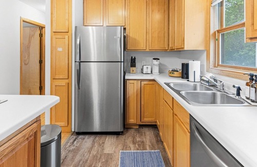 Merriam Park House | St Paul 6BR | 2 Kitchens + Game Room