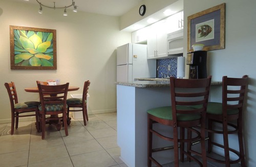 Belle Vista Condo | St. Pete Beach - Walk Out To The Sand - Kitchen Pool Wifi & Laundry