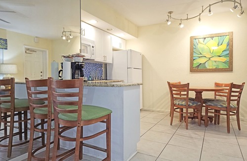 Belle Vista Condo | St. Pete Beach - Walk Out To The Sand - Kitchen Pool Wifi & Laundry