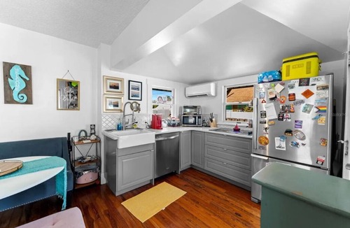St. Petersburg House | St Pete Oasis w/Private Pool + Stunning Loft - Pet Friendly - Near Beach
