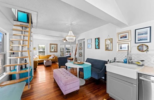 St. Petersburg House | St Pete Oasis w/Private Pool + Stunning Loft - Pet Friendly - Near Beach
