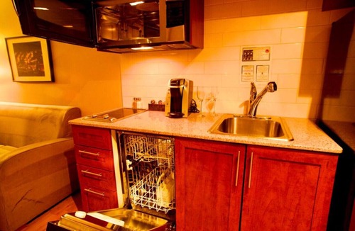 Piedmont Condo | St-Sauveur Lovely Canopy Studio