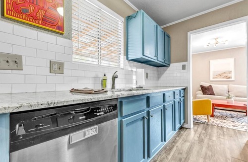 College Station Apartment | St Simons: 3 Bedroom, Walk to A&M, King Beds