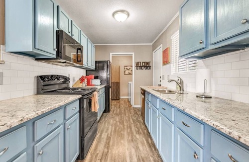 College Station Apartment | St Simons: 3 Bedroom, Walk to A&M, King Beds