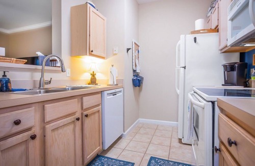 Saint Simons Heights Condo | St. Simons Island Condo | Pool, Gym & Near Beach