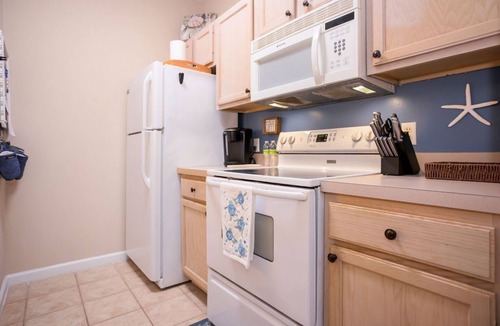 Saint Simons Heights Condo | St. Simons Island Condo | Pool, Gym & Near Beach