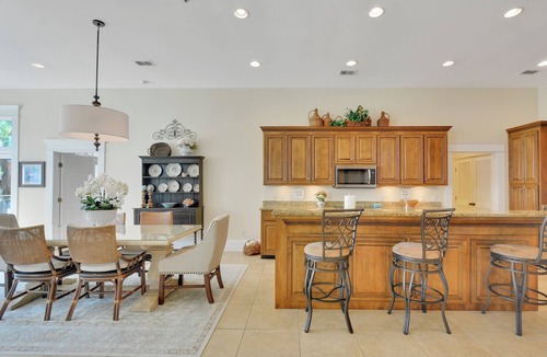 Saint Simons Island Condo | St. Simons Oceanfront Condo Elevator Walk to Beach Great Pool