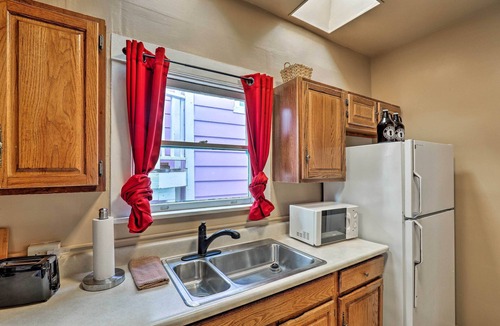 Bisbee Apartment | 'St Valentine' Apartment w/Balcony in Bisbee