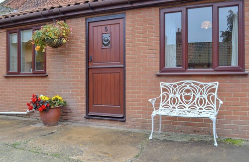 Foxley Cottage | Stable Cottage 5 - UKC3744