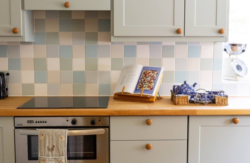 Sutton Cottage | Stable Cottage - a super cottage sleeping 2 guests