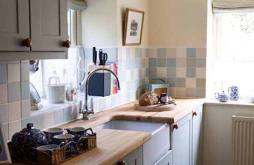 Sutton Cottage | Stable Cottage - a super cottage sleeping 2 guests