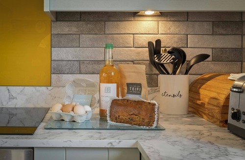 Llandyssiliogogo Cottage | Stable Cottage, Nanternis