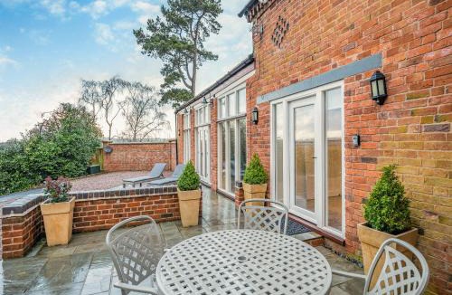 Whitchurch House | Stable End