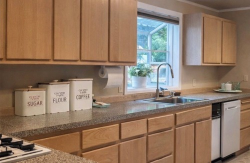 Redmond Other | Stable House INN - Charming Country Retreat in Redmond with Hot Tub
