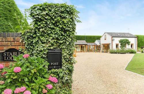 Shurdington Bed & Breakfast | Stable Lodge - Boutique Bed & Breakfast