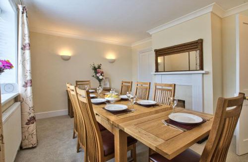 Alderbury House | Stables Cottage by Group Retreats