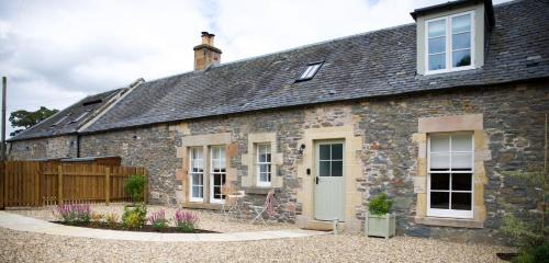 Peebles House | Stables Cottage, Kailzie
