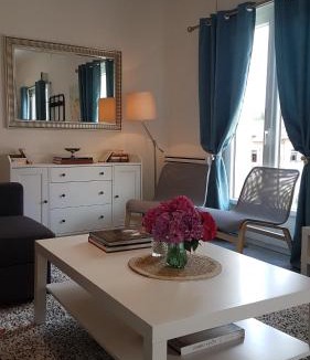 Lamorlaye Apartment | Stableyard cottages