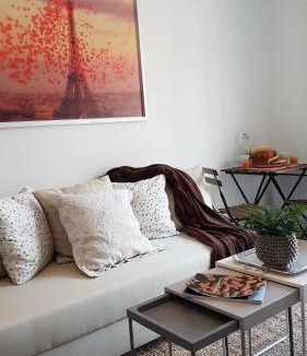 Lamorlaye Apartment | Stableyard cottages