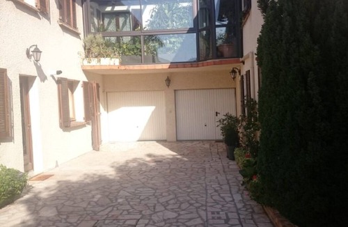 Saint-Denis House | Stade de France, Olympic swimming pool, Stade Arena. 130m house with free parking