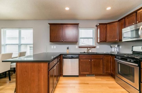 Cedar Rapids House | Stadium House - Next to Kernels/Roughriders Arena
