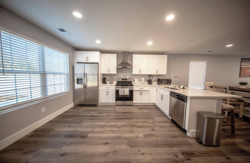 Downtown Knoxville House | Stadium, mall,civic center, dining, shopping