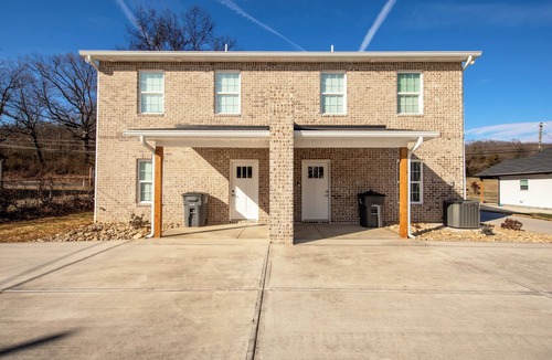 Downtown Knoxville House | Stadium, mall,civic center, dining, shopping