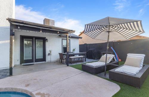 Glendale House | Stadium Retreat 3Br Pool, Games, Relaxing Oasis
