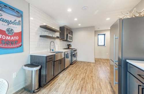 Burns Park Condo | Stadium Suites | Private 3BR Residence