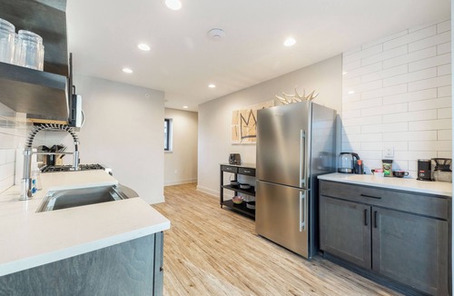 Burns Park Condo | Stadium Suites | Private 3BR Residence