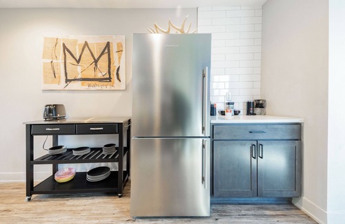 Burns Park Condo | Stadium Suites | Private 3BR Residence