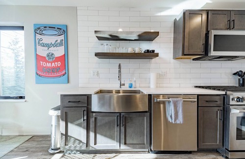 Burns Park Condo | Stadium Suites | Private 3BR Residence