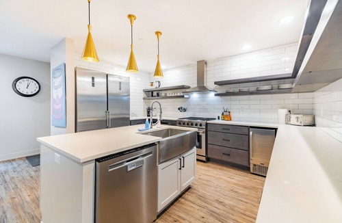 Burns Park Apartment | Stadium Suites