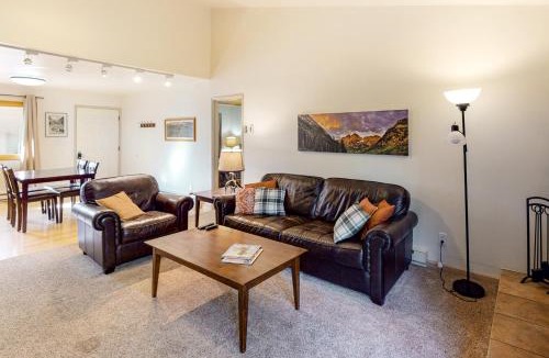 Carbondale Apartment | Stagecoach Lane House