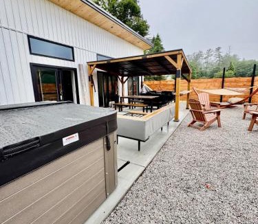 Tamworth House | Stagecoach NH Riverfront Access