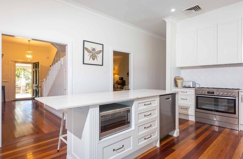 Lovedale House | Staghorn Manor - a charming Lovedale escape