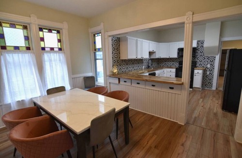 Cortland House | Stained Glass Sanctuary