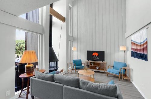 Point Venture Apartment | Stairway to Heaven