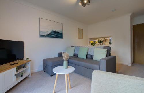 Stamford House | Stamford Central 2-Bed House with Free Parking