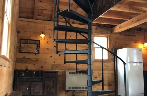 Porter Cabin | Stand alone waterfront rustic cabin!