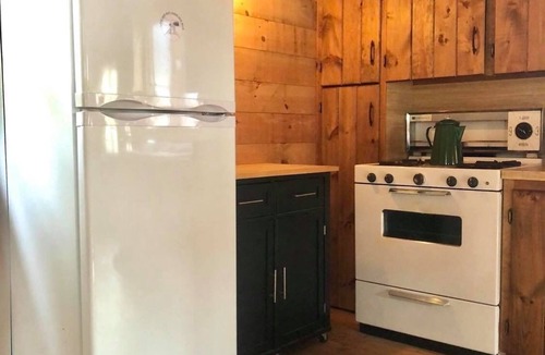 Porter Cabin | Stand alone waterfront rustic cabin!