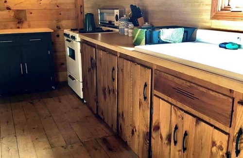 Porter Cabin | Stand alone waterfront rustic cabin!