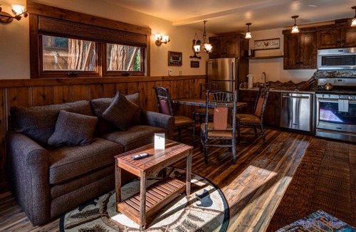 Tahoe Vista Cottage | Standalone Fireplace Cabin