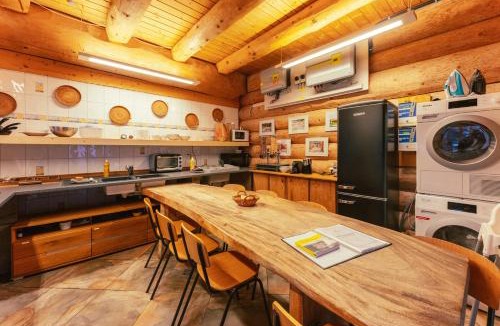 Gsteig Bed & Breakfast | Standard 2 - Private Bathroom - Heiti Lodge