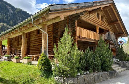 Gsteig Hotel | Standard 3 - Private Bathroom - Heiti Lodge