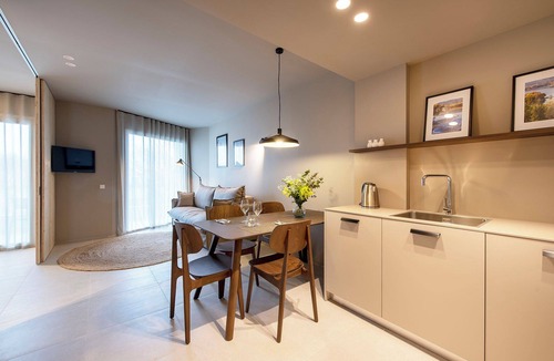 Banyoles Apartment | STANDARD APARTMENT WITH TWO BEDS